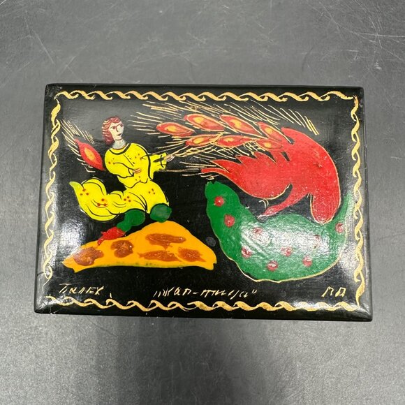 Vintage Russian Hand Painted Lacquerware Trinket Box Mythical Scene Red Interior - Picture 2 of 10
